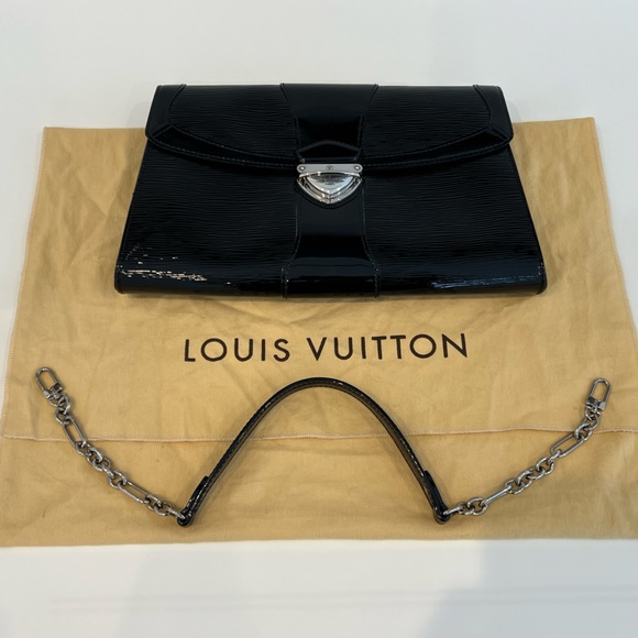 LOUIS VUITTON BLACK PATENT CONVERTIBLE BAG CLUTCH - Picture 8 of 13